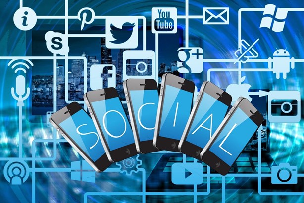 How To Create a Social Media Marketing Strategy: 10 Steps to